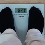 Лишний вес распространен среди мужчин и женщин