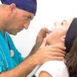 осмотр горла